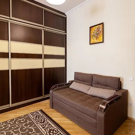 Apartment On Tamanska - вулиця дарії гусяк Lviv
